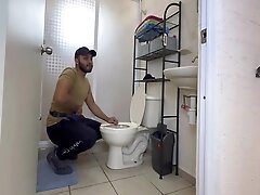 Descubro Al Plomero Morboso Oliendo Mi Calzon 8 Min