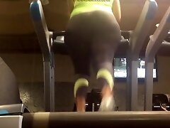 Huge African BBW Donk Clapping Loudly On Treadmill