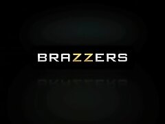 G Spot O Face With Johnny Sins, Maddy Oreilly - Brazzers