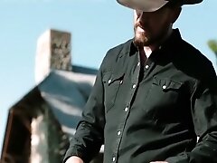 Celebrity Kelly Reilly loves to Streak and Freak in Yellowstone (2018)