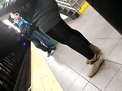 Thyck white girl sexy booty meat