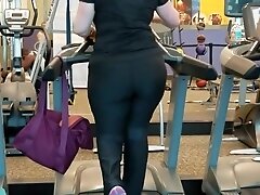 Nutbooty pawg on treadmill