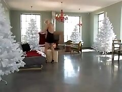 Hot gals fucking one moroccan guy