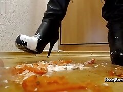 Miss Honey Barefeet - Filthy Bootbitch Loser